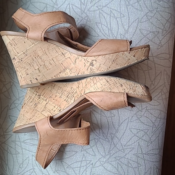 Franco Sarto Leather t strap heeled sandal - Picture 7 of 12